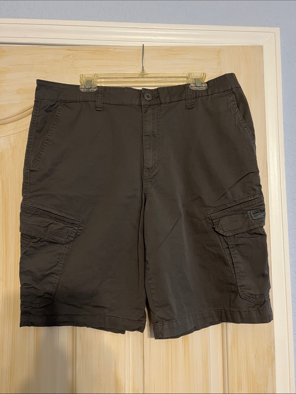 UNIONBAY Men's Cargo Shorts in Gray